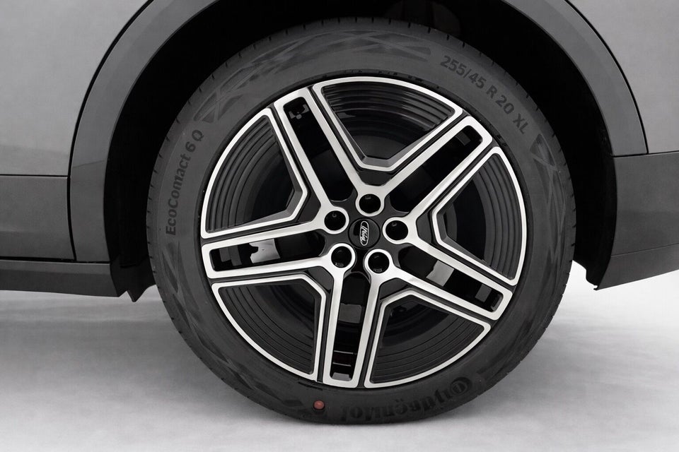 Ford Capri 79 Premium Extended Range AWD 5d