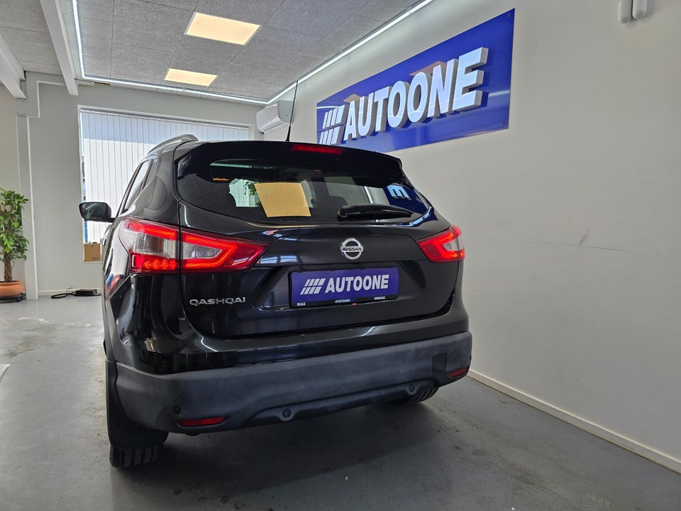 Nissan Qashqai 1,6 Dig-T 163 Tekna 5d