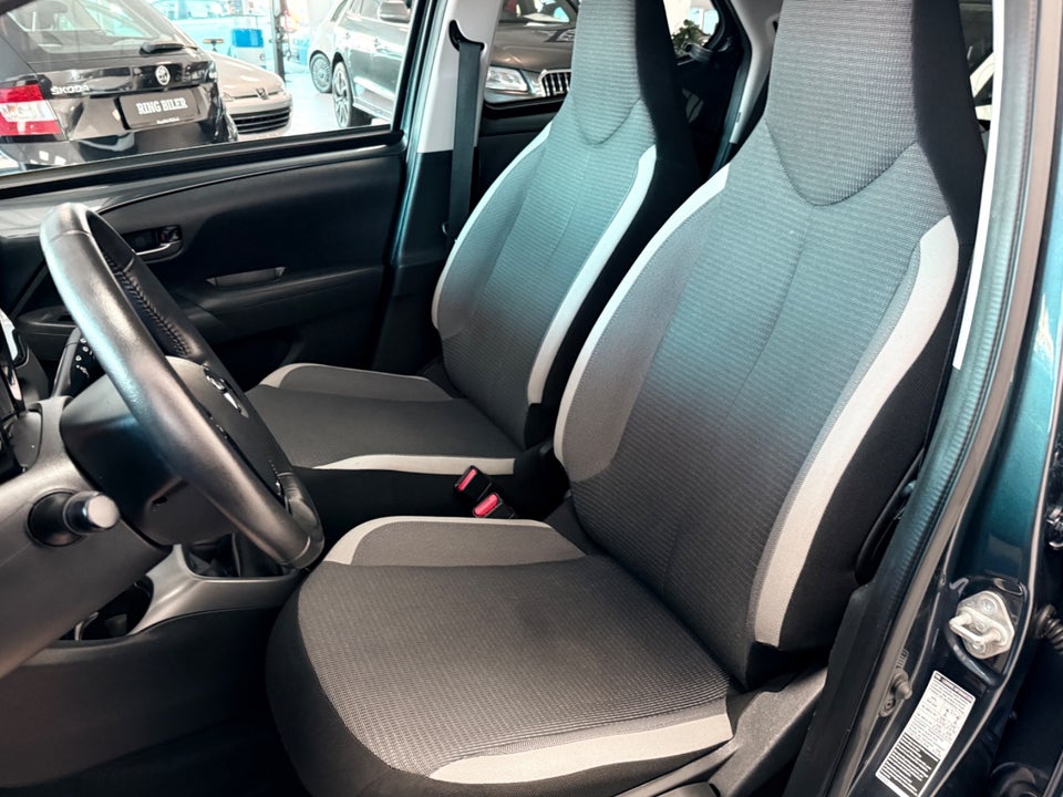 Toyota Aygo 1,0 VVT-i x-press 5d