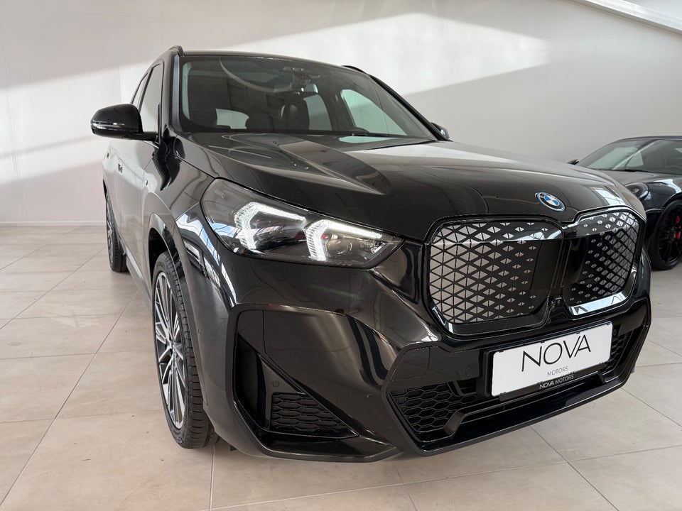 BMW iX1 xDrive30 Fully Charged 5d