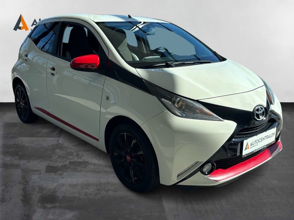 Toyota Aygo 1,0 VVT-i x-press 5d