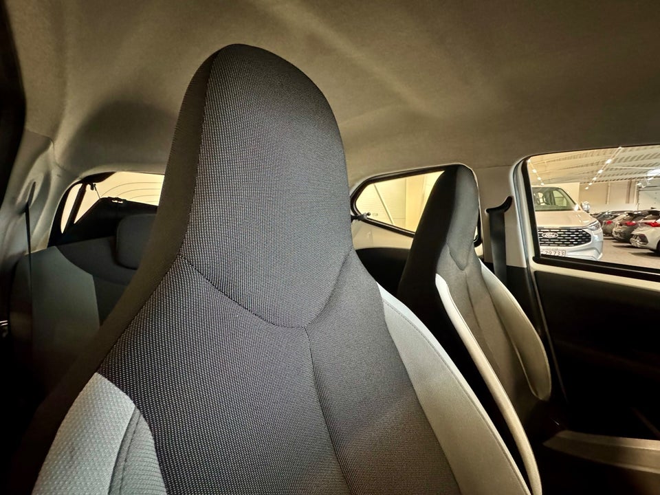 Toyota Aygo 1,0 VVT-i x-press 5d