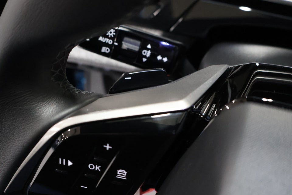 Peugeot e-5008 77 Allure Pack 7prs 5d