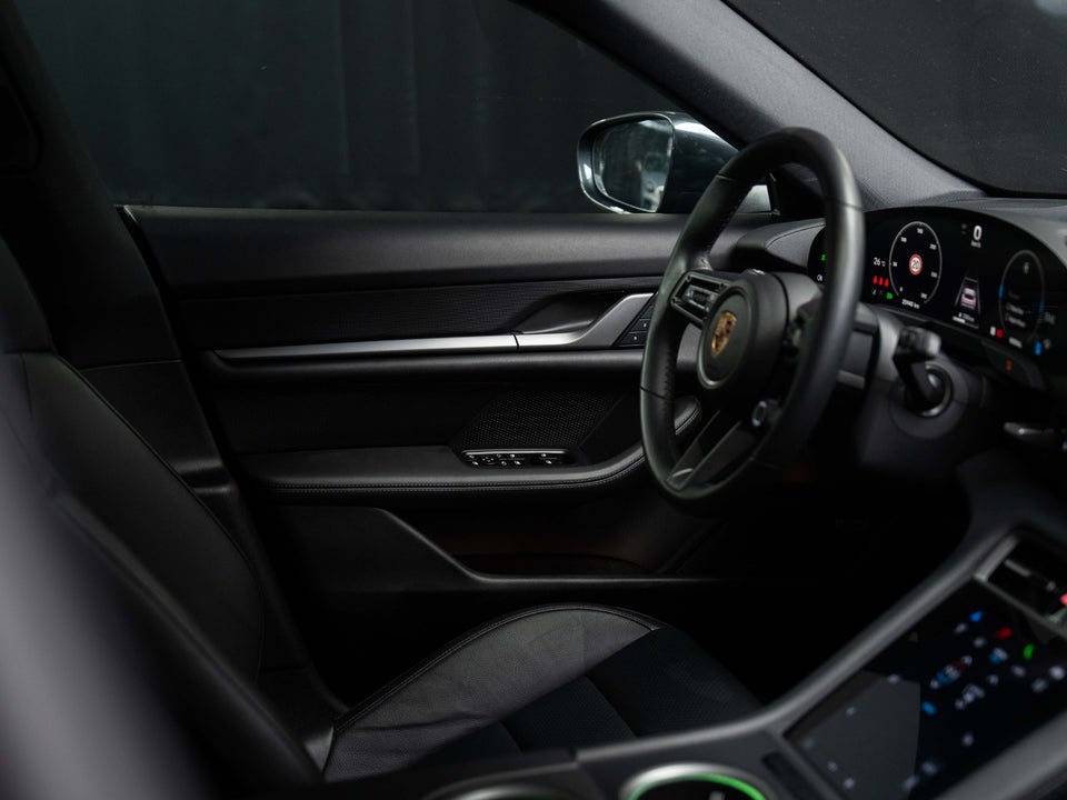 Porsche Taycan 4 Performance+ Cross Turismo 5d