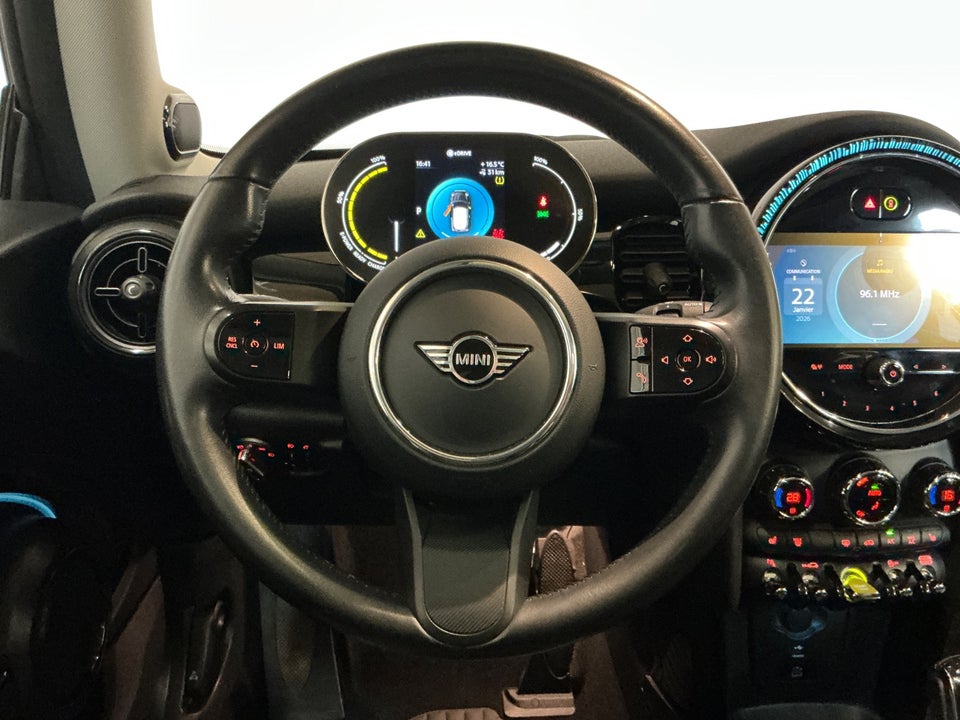 MINI Cooper SE Experience 3d