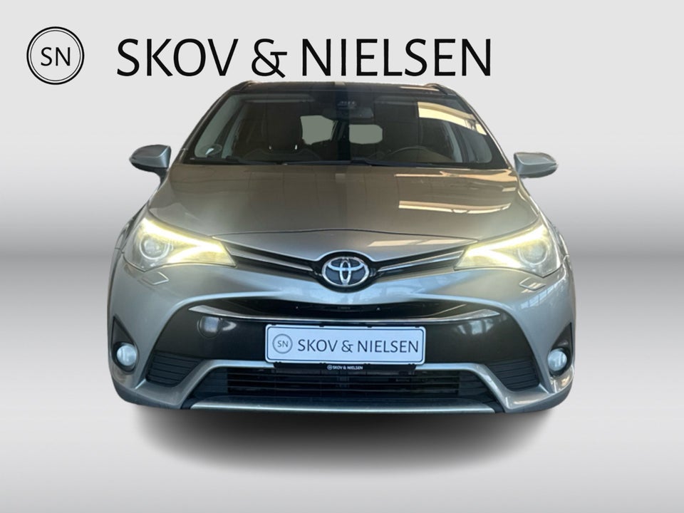 Toyota Avensis 1,8 VVT-i T2 Premium Touring Sports 5d