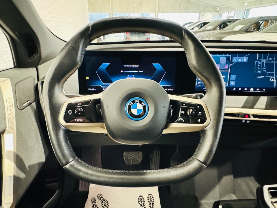 BMW iX xDrive40 Supercharged 5d