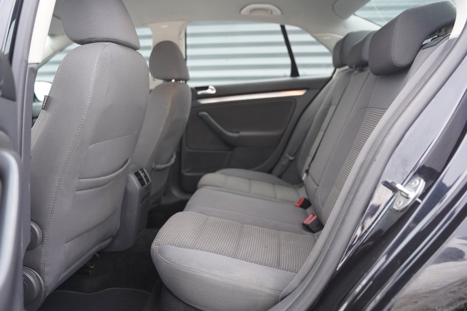 VW Jetta 1,4 TSi 140 Sportline 4d