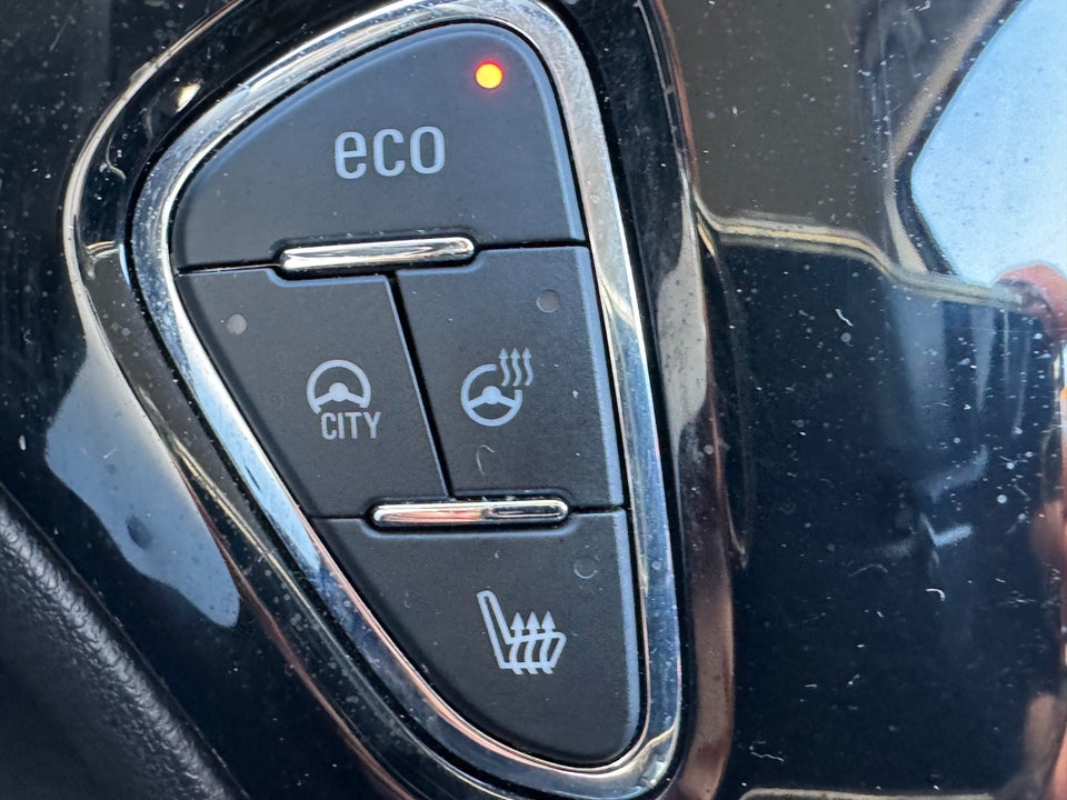 Opel Corsa 1,4 16V Impress 5d