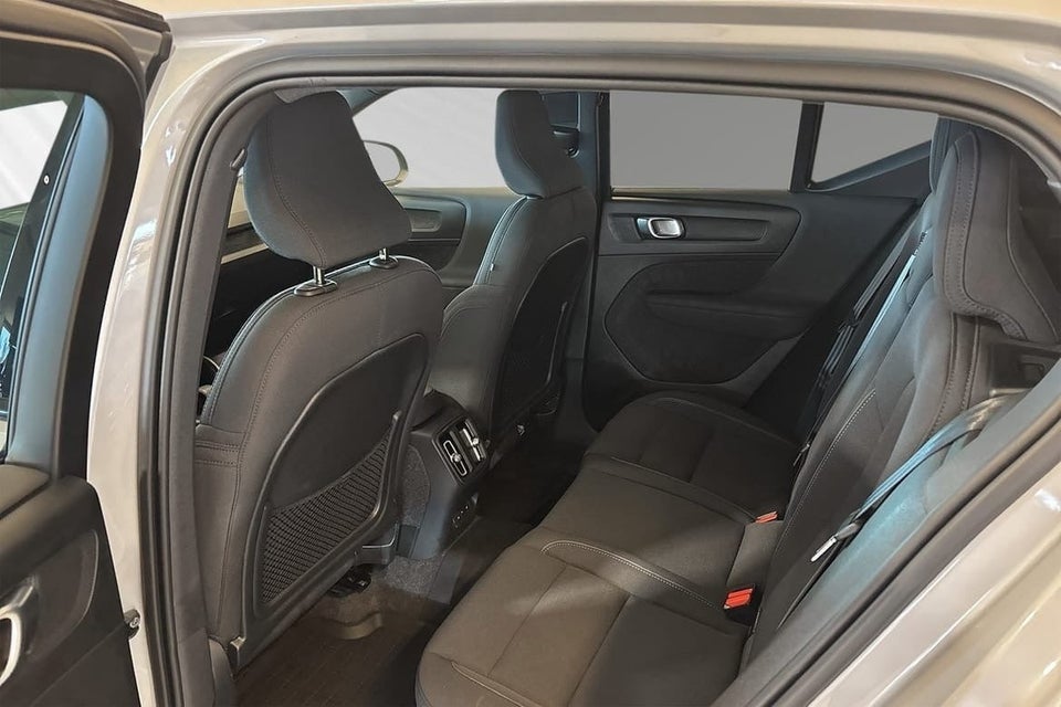 Volvo EX40 Extended Range Plus 5d