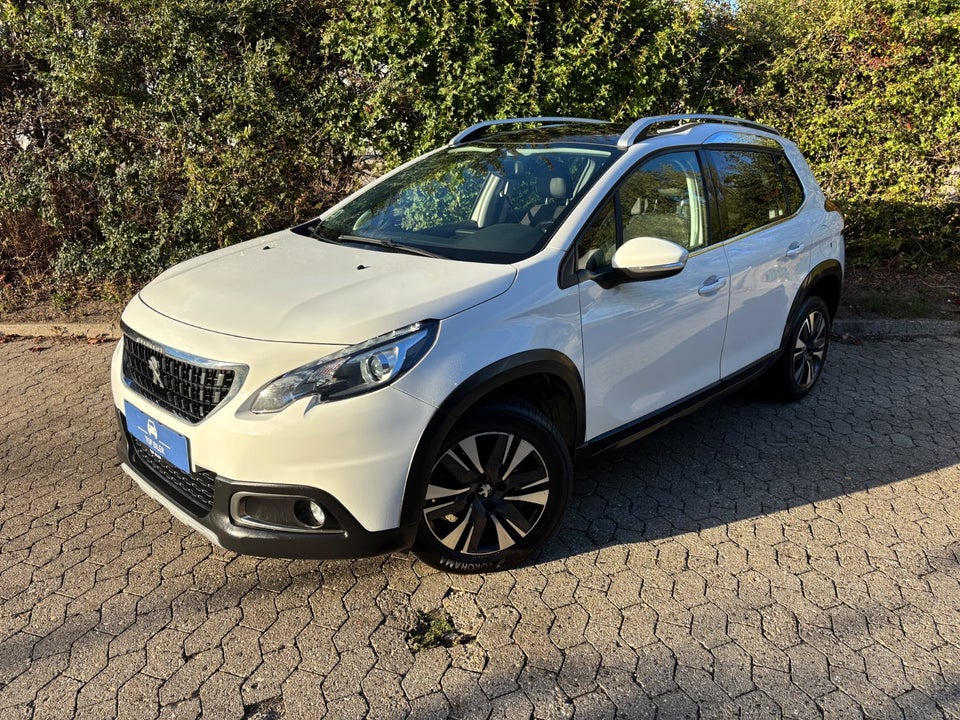 Peugeot 2008 1,2 e-THP 110 Allure Sky 5d