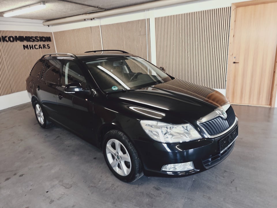 Skoda Octavia 1,6 TDi 105 Elegance Combi 5d