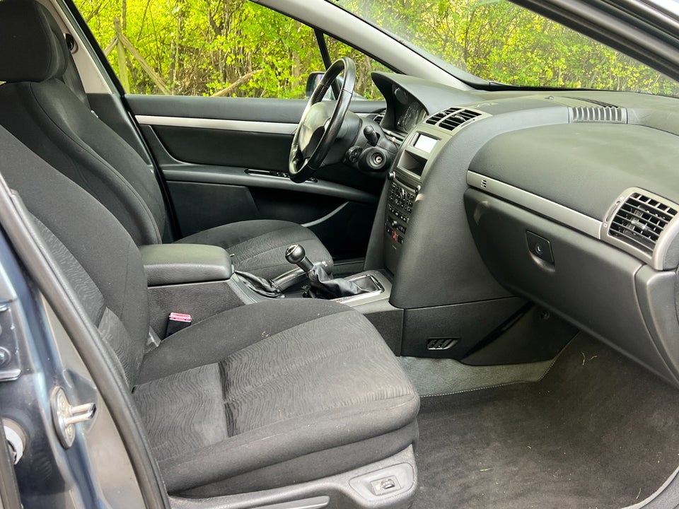Peugeot 407 2,0 XR stc. 5d