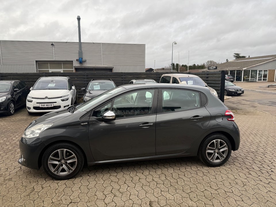 Peugeot 208 1,2 VTi Allure 5d