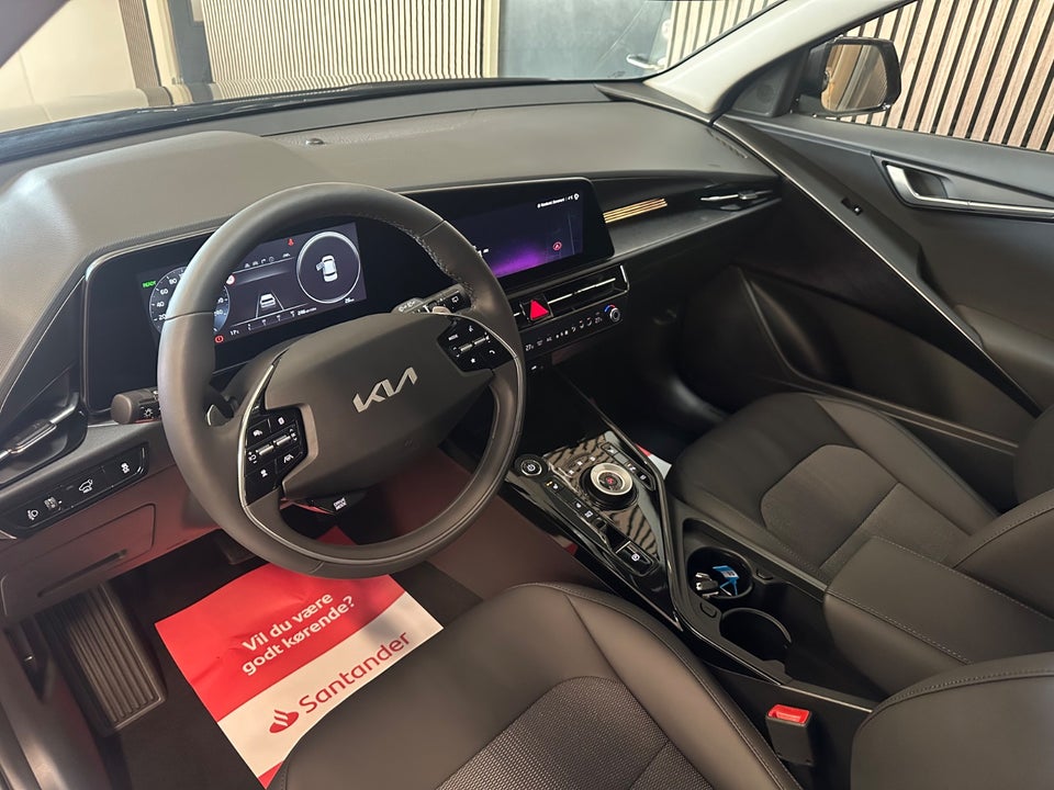 Kia Niro 64 EV Premium 5d