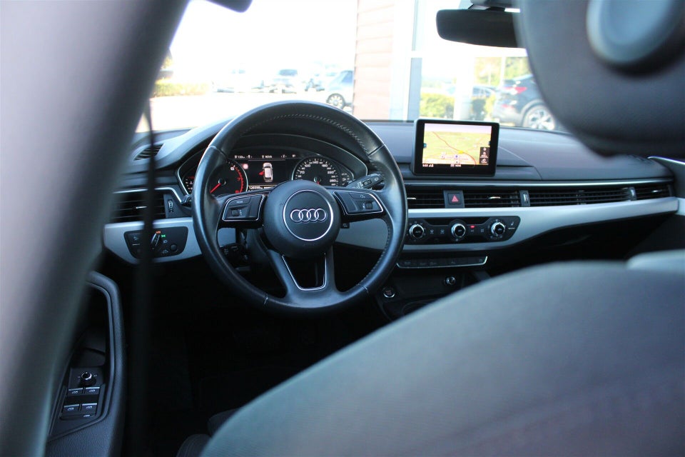 Audi A4 40 TFSi Sport Avant S-tr. 5d