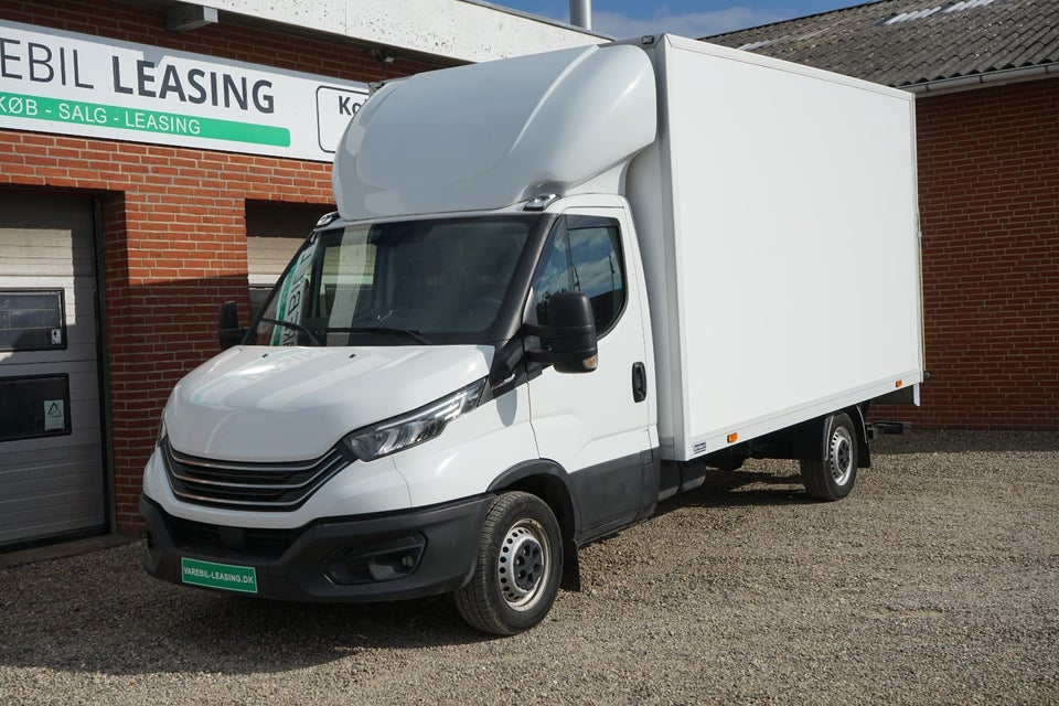 Iveco Daily 3,0 35S18 4100mm Box m/lift AG8