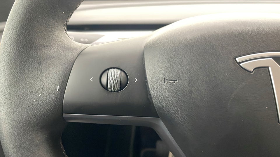 Tesla Model Y Long Range AWD 5d