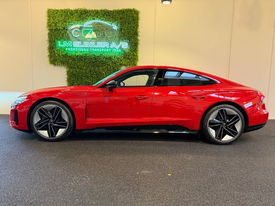 Audi e-tron GT pro quattro 4d