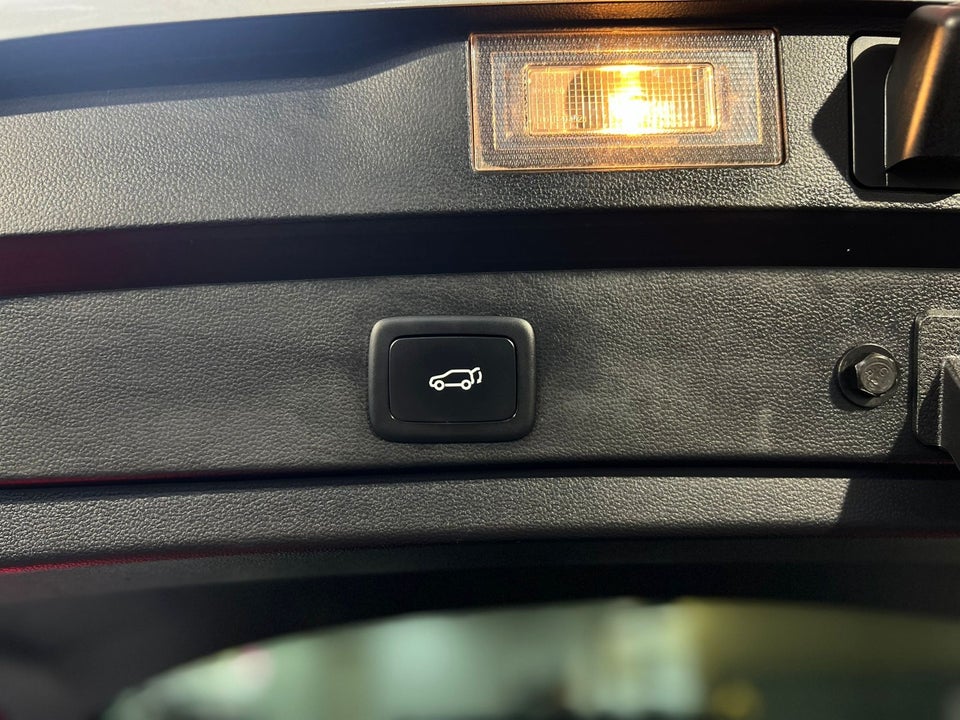 MG Marvel R Luxury 5d