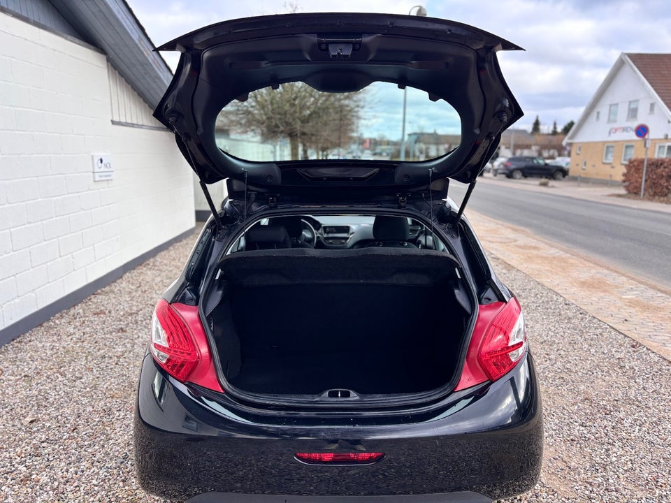 Peugeot 208 1,0 VTi Access 5d