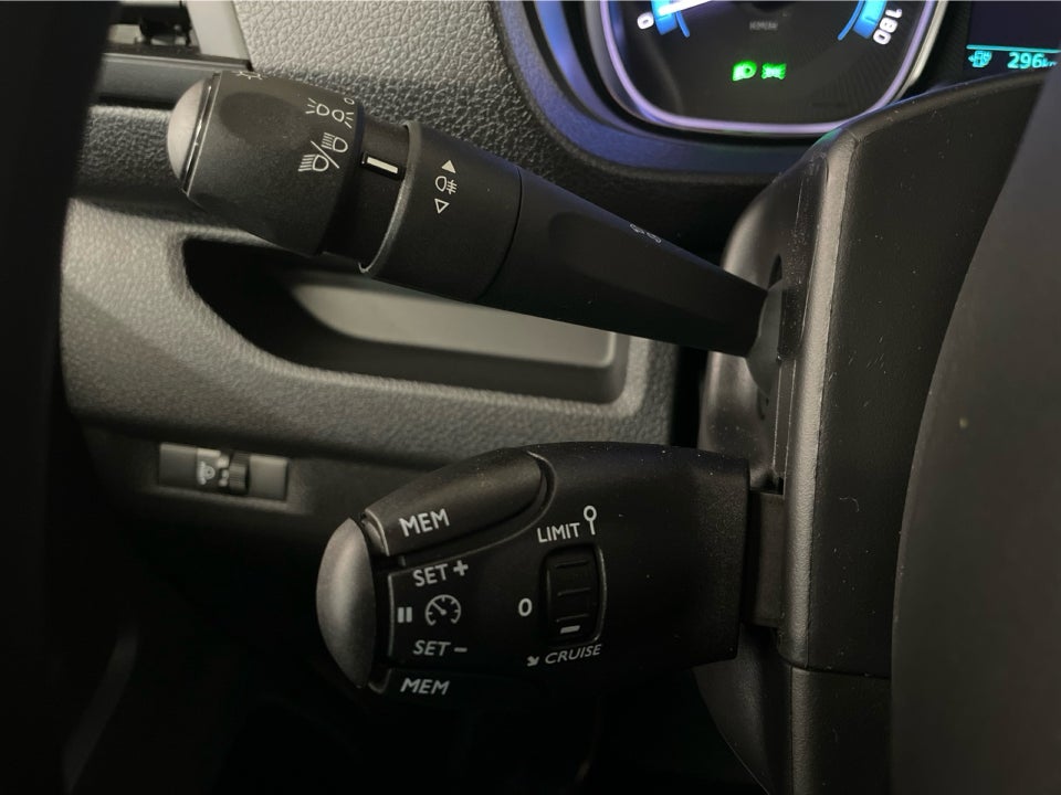 Peugeot e-Expert 75 L2 Plus Van