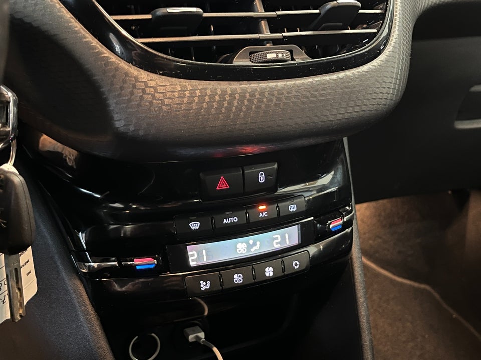 Peugeot 208 1,6 BlueHDi 100 Allure 5d