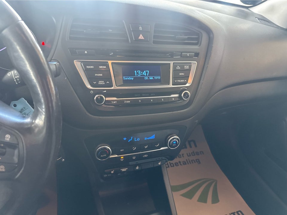 Hyundai i20 1,25 Black Life 5d