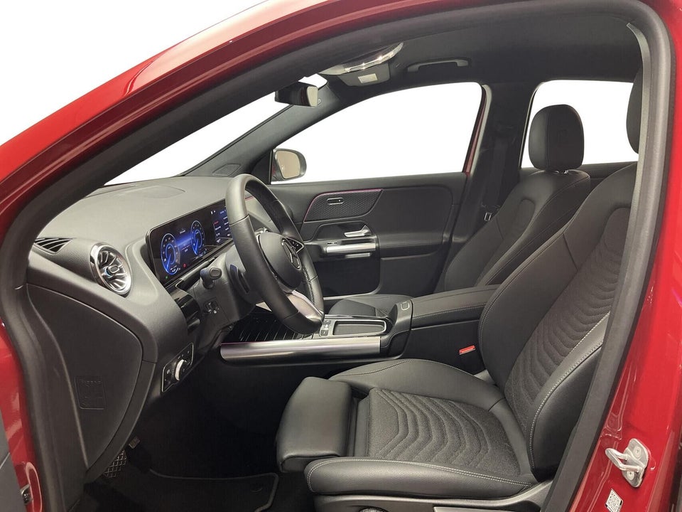 Mercedes EQA300 Progressive 4Matic 5d