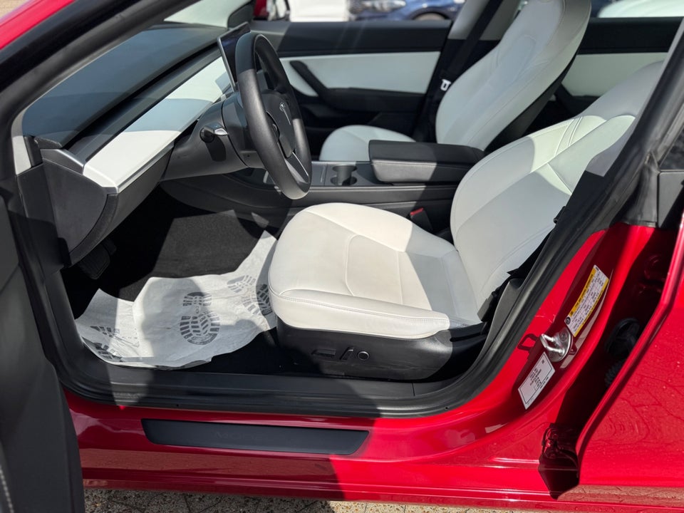 Tesla Model 3 Standard Range+ RWD 4d