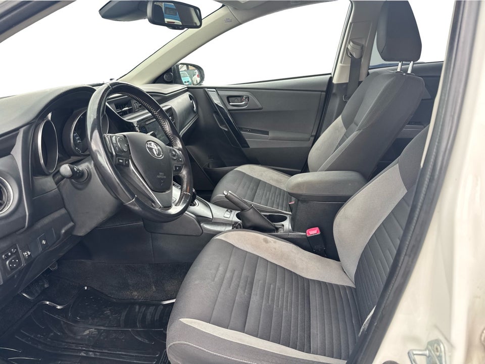 Toyota Auris 1,8 Hybrid H2 CVT 5d