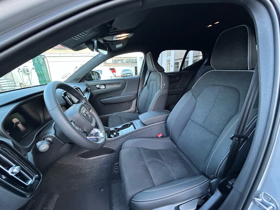 Volvo XC40 ReCharge Extended Range Plus 5d