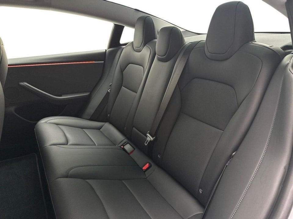 Tesla Model 3 RWD 4d