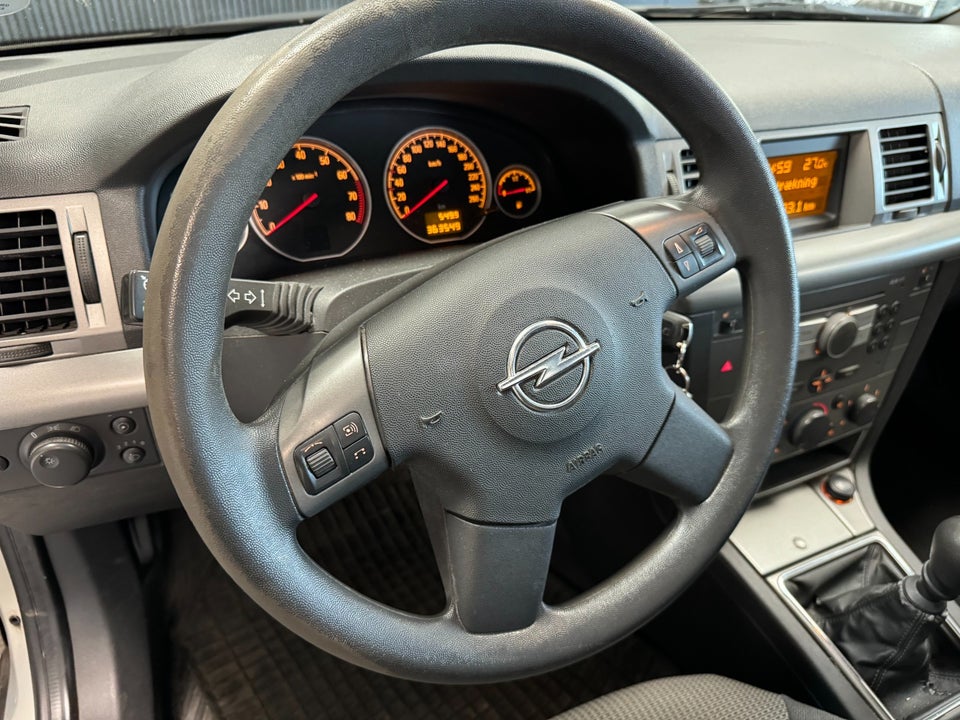 Opel Vectra 1,8 16V Comfort 5d