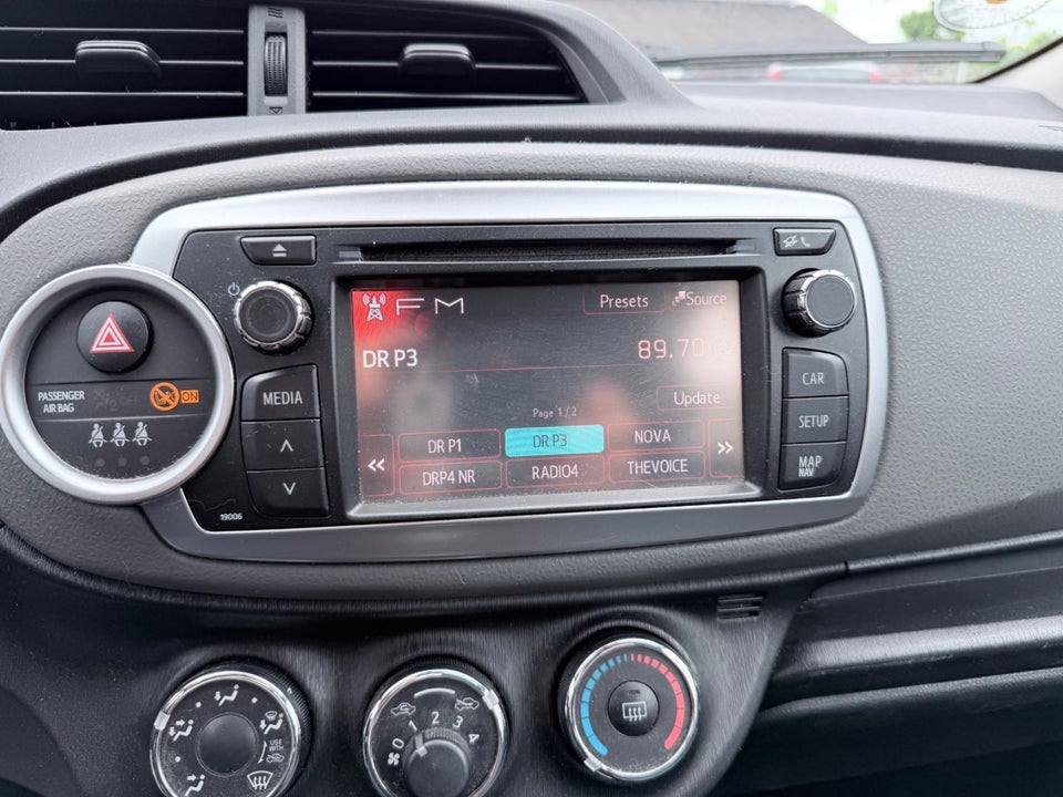 Toyota Yaris 1,3 VVT-i T2 5d