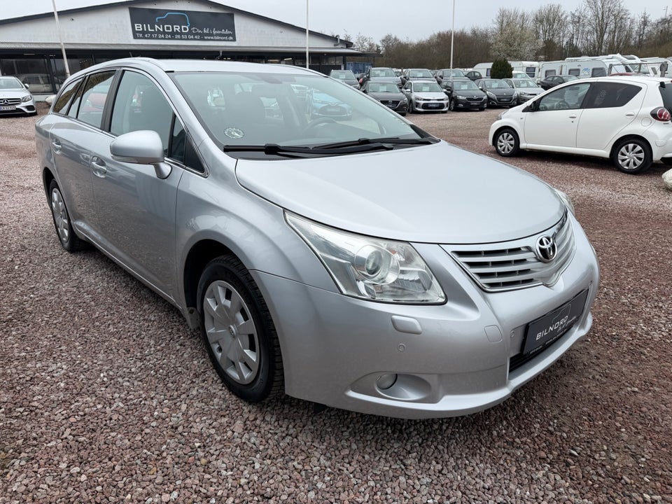 Toyota Avensis 1,8 VVT-i T2 stc. E-CVT 5d