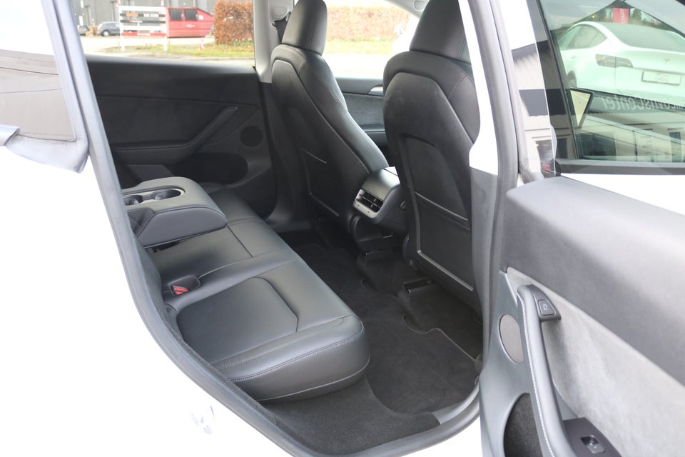 Tesla Model Y Long Range AWD 5d