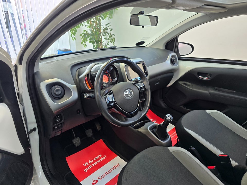 Toyota Aygo 1,0 VVT-i x-sky 5d