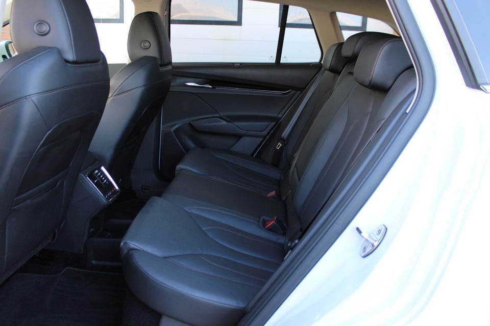 Skoda Enyaq 80 iV Suite 5d