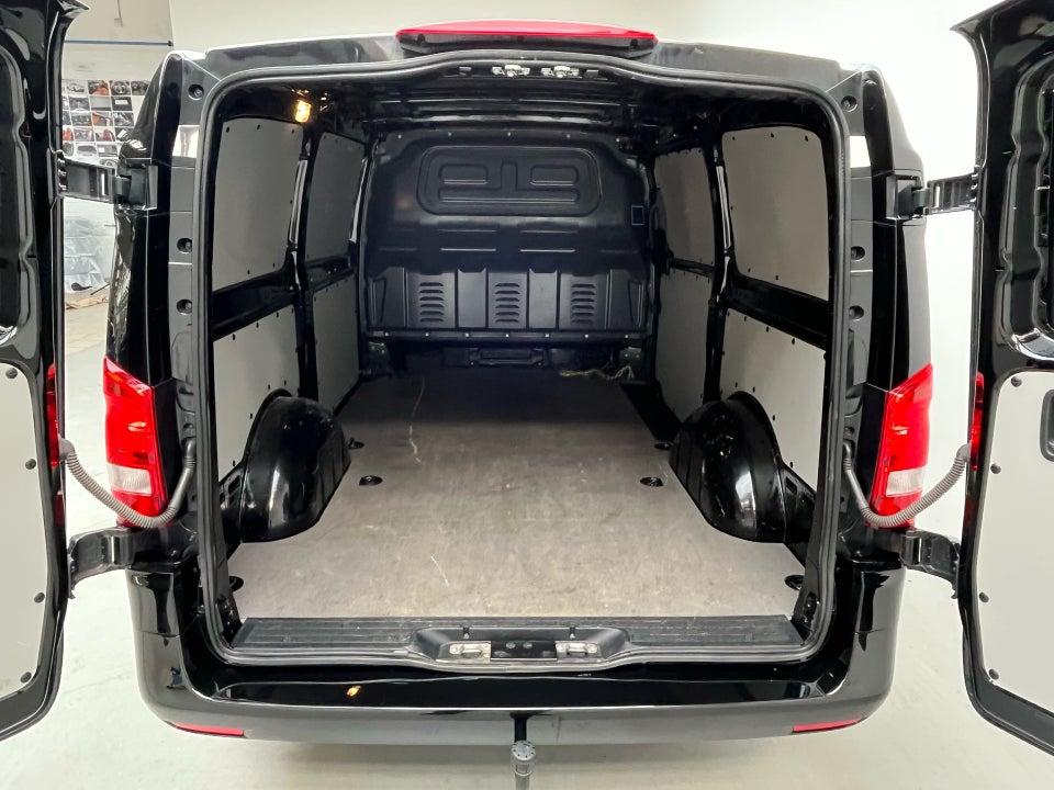Mercedes Vito 114 2,0 CDi Kassevogn aut. L RWD