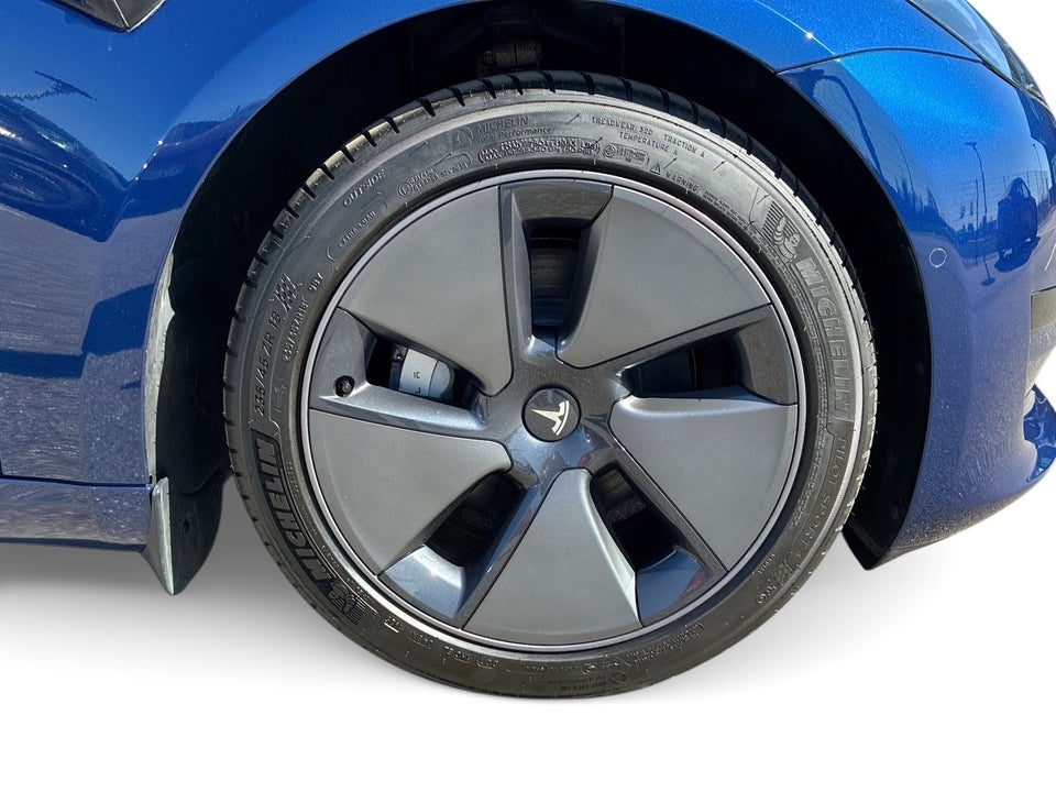 Tesla Model 3 Standard Range+ RWD 4d