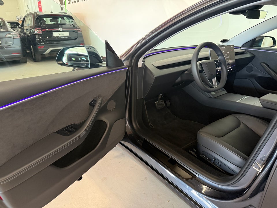 Tesla Model 3 Long Range AWD 4d