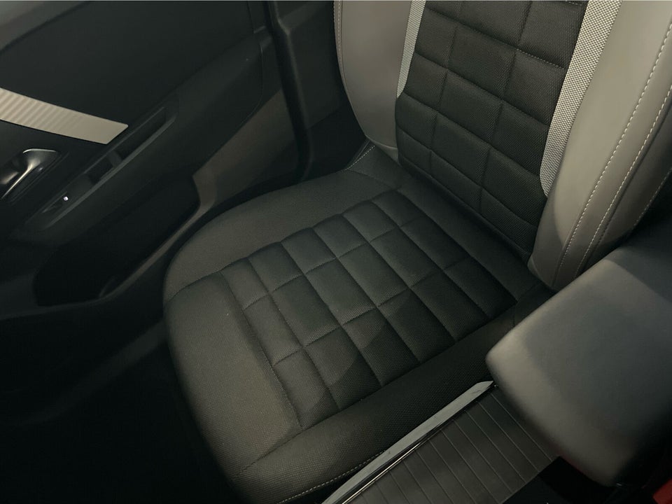 Citroën ë-C4 X 50 Plus 4d