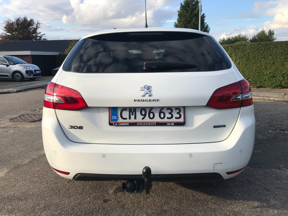 Peugeot 308 1,2 e-THP 110 Access SW 5d