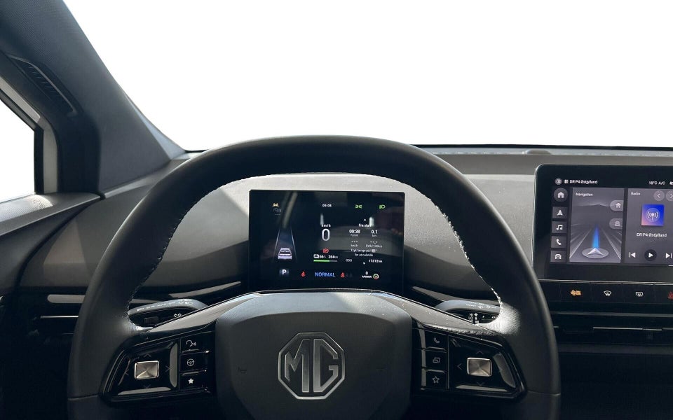 MG MG4 64 Luxury 5d