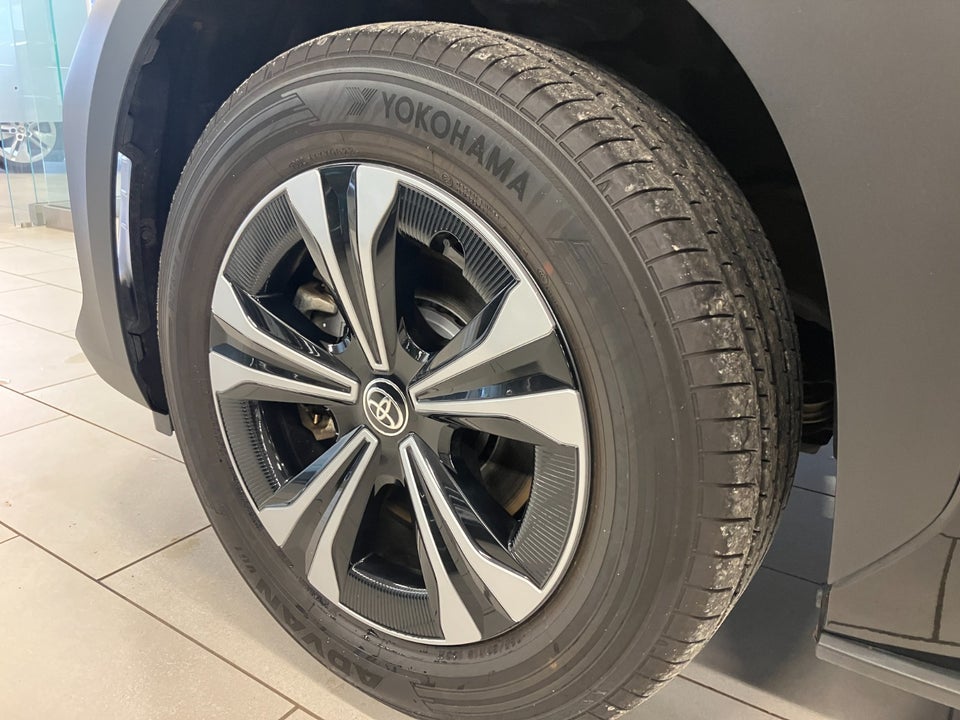 Toyota bZ4X Essential 5d