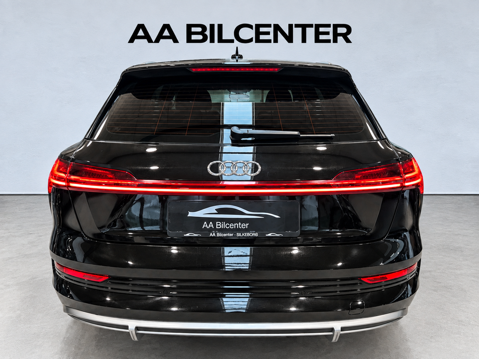 Audi e-tron 55 S-line quattro 5d