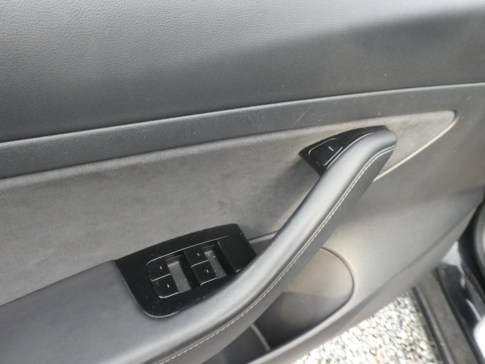 Tesla Model 3 Standard Range+ RWD 4d