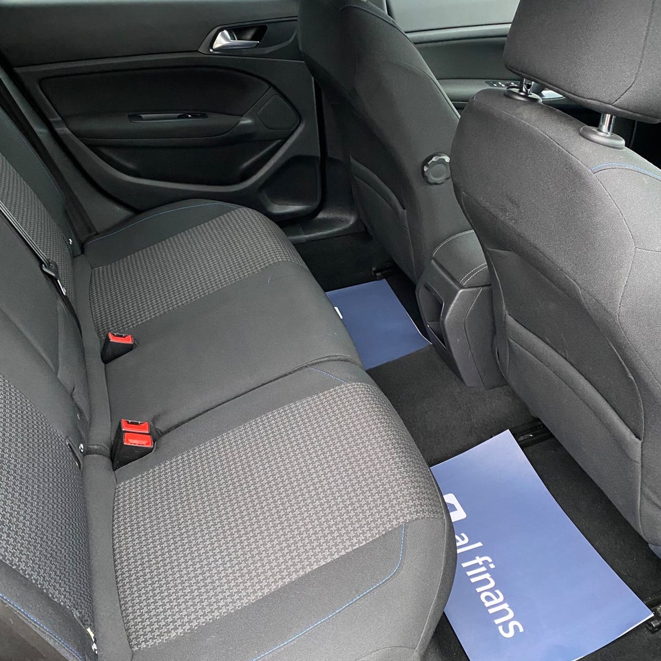 Peugeot 308 1,5 BlueHDi 130 Style SW 5d