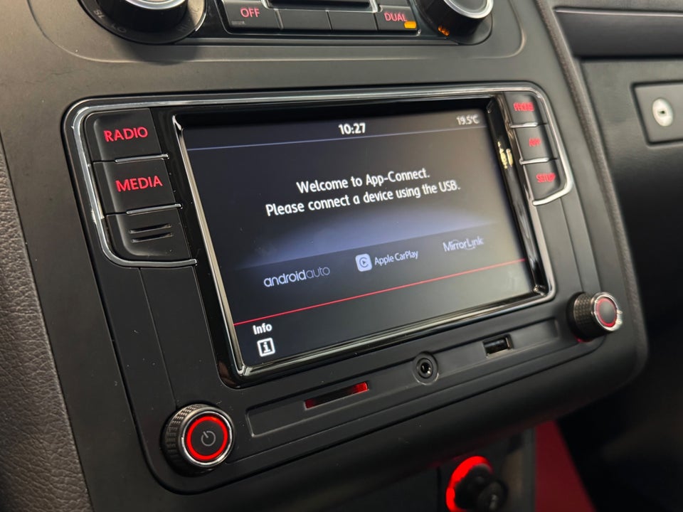 VW Touran 2,0 TDi 140 Comfortline DSG BM Van 5d